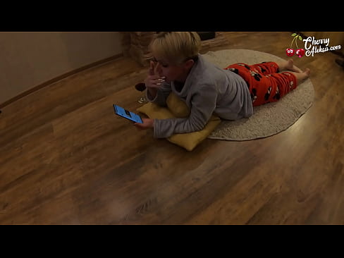 ❤️ Traks Blondīne sūc milzīgu locekli sūc un lēkā uz tā - anālais sekss ️ Seks video pie mums lv.thebestfetishsites.ru ❌